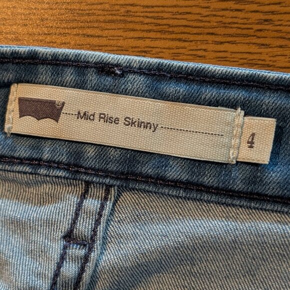 Levi's Mid Rise Skinny Jeans Size 4 - Picture 8 of 8